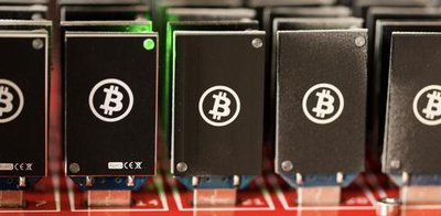An expansive mining farm demonstrating high-efficiency standards